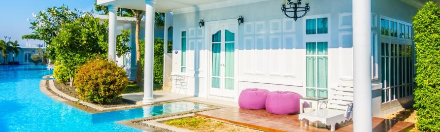 Don’t Let Thieves Dive In: Lock Up Your Pool House Smart